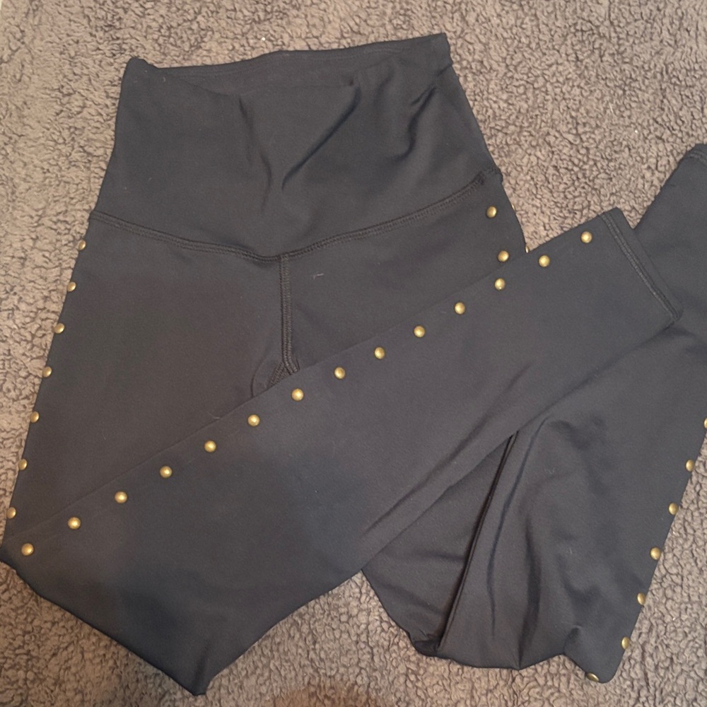 Stylish Black Leggings with Gold Accents